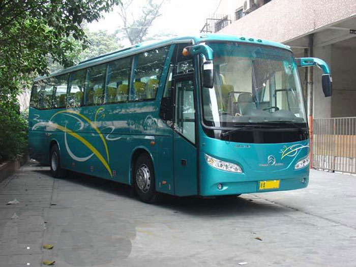 大巴車(chē)金龍大巴圖片1
